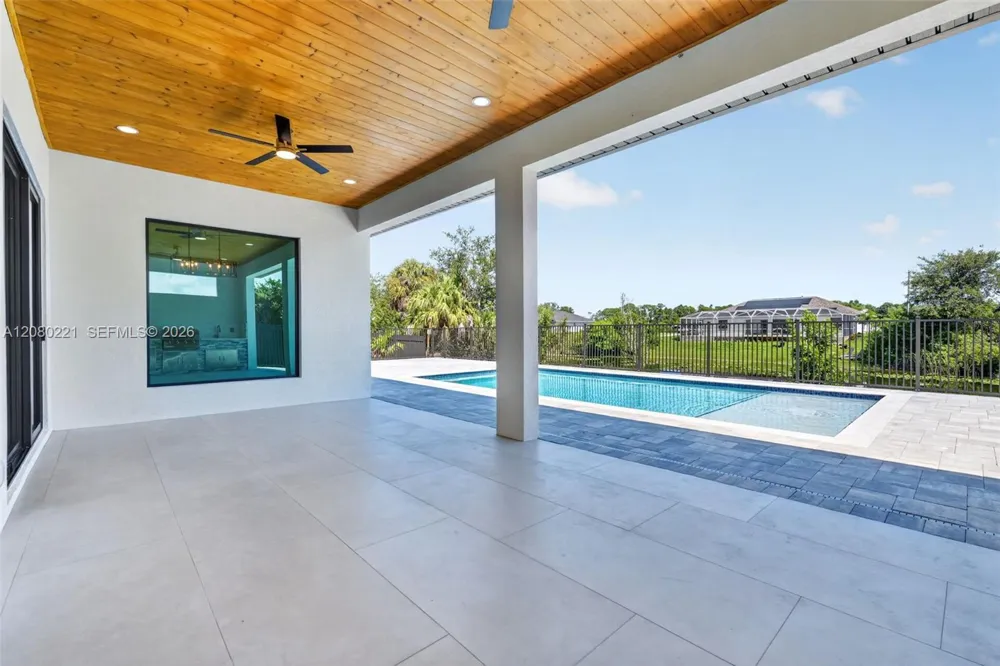 1327 23rd ST Cape Coral, FL 33909