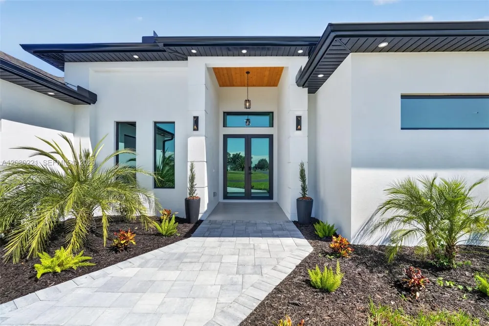 1327 23rd ST Cape Coral, FL 33909