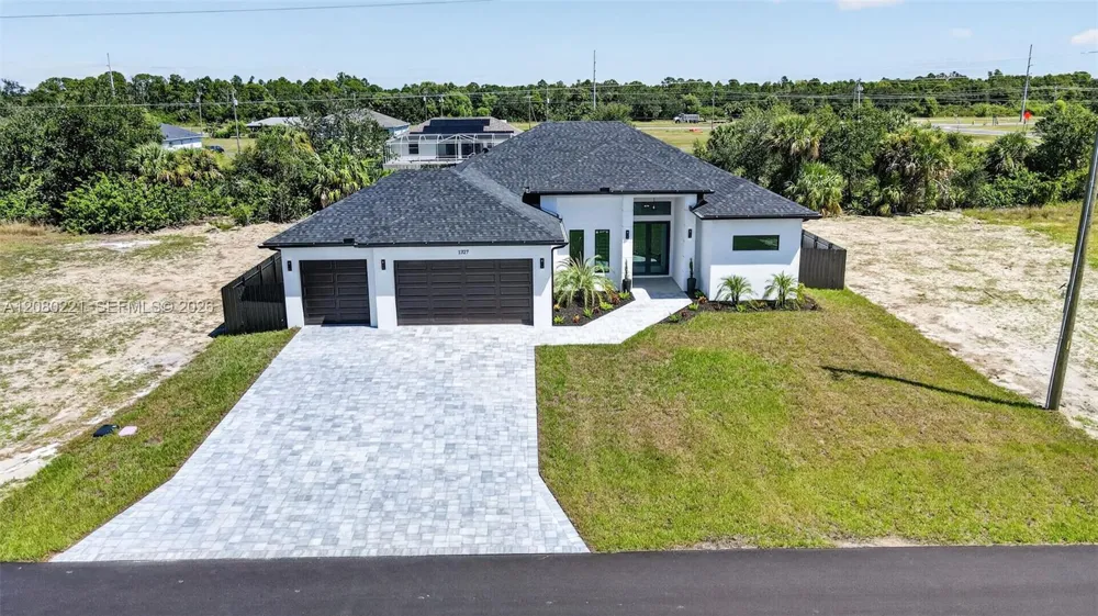 1327 23rd ST Cape Coral, FL 33909