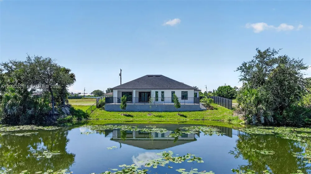 1327 23rd ST Cape Coral, FL 33909
