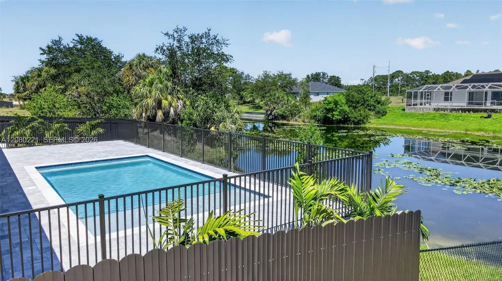 1327 23rd ST Cape Coral, FL 33909
