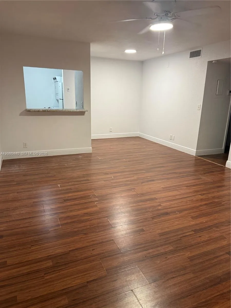 838 Twin Lakes Dr #19-E Coral Springs, FL 33071