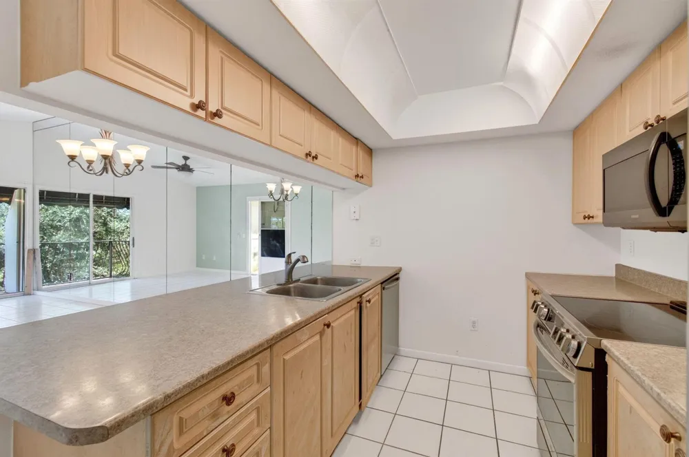 179 Waterside Drive #179 Hypoluxo, FL 33462
