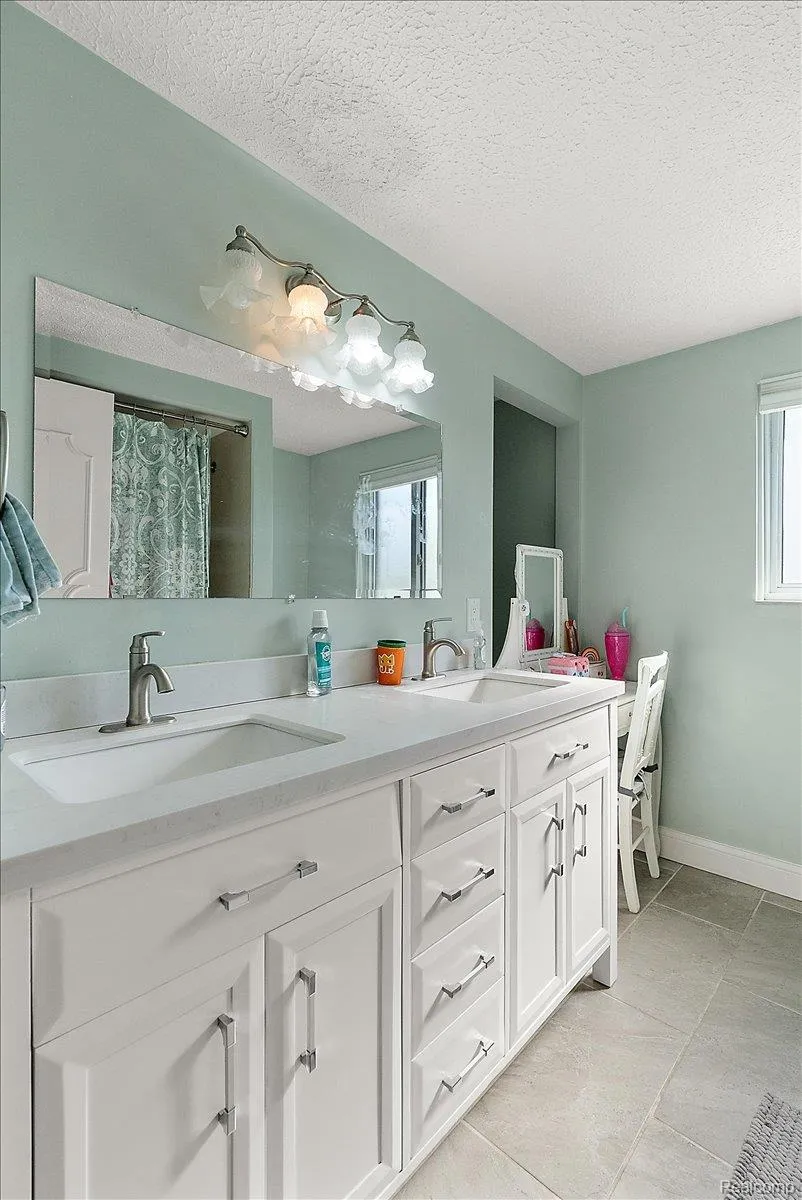 46636 E Oakwood Drive #55 Macomb Township, MI 48044