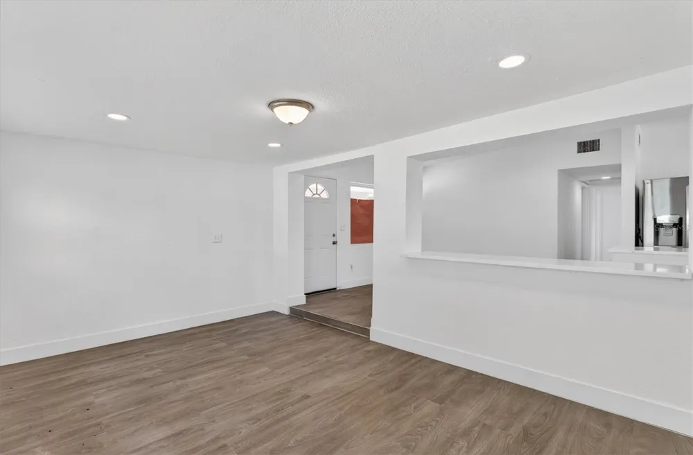 1612 W GRANT STREET Orlando, FL 32805