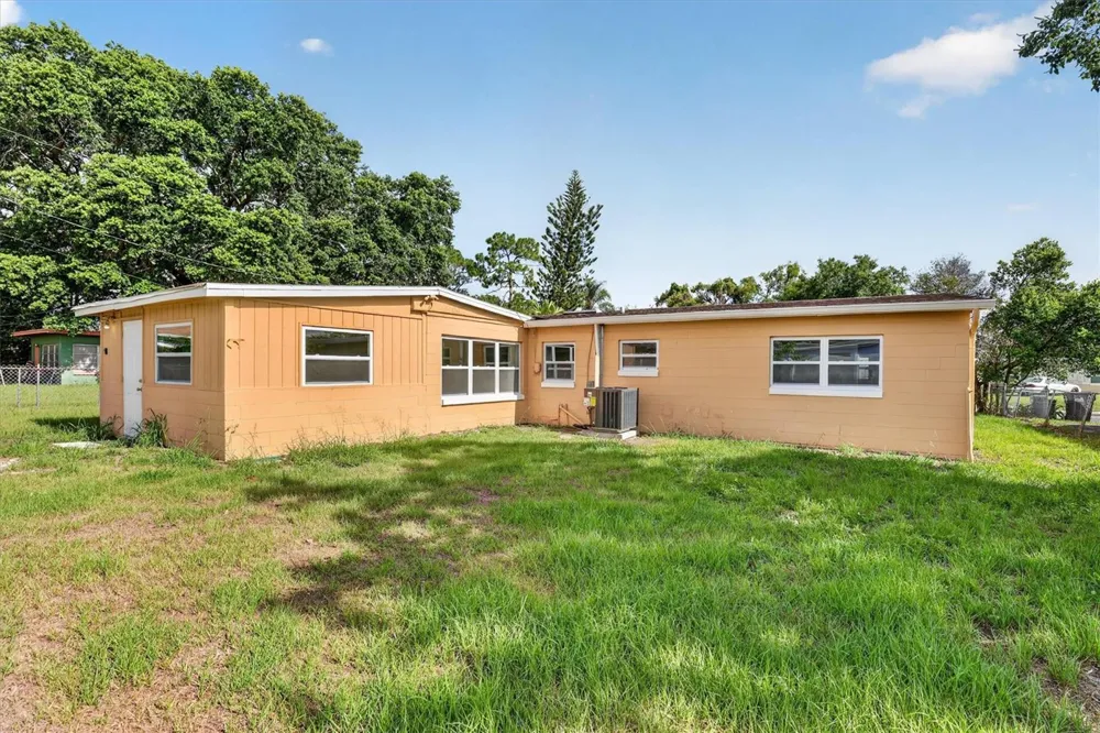 1612 W GRANT STREET Orlando, FL 32805