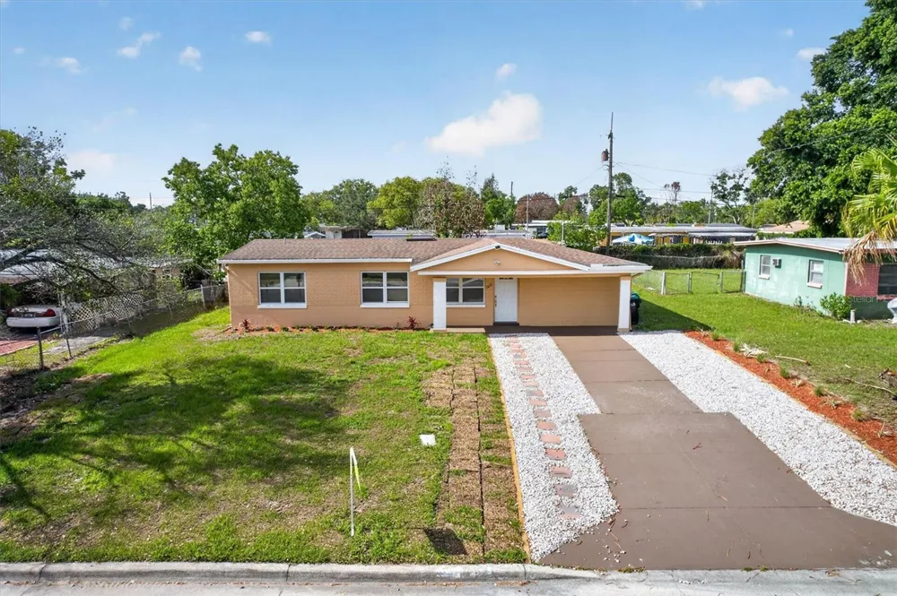 1612 W GRANT STREET Orlando, FL 32805