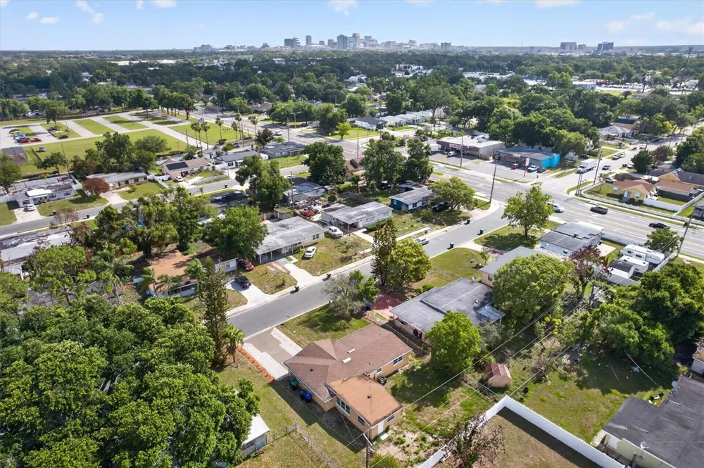 1612 W GRANT STREET Orlando, FL 32805