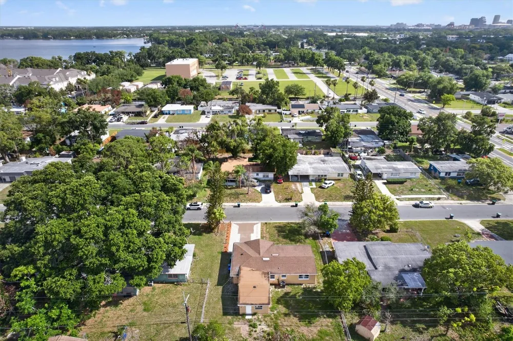 1612 W GRANT STREET Orlando, FL 32805