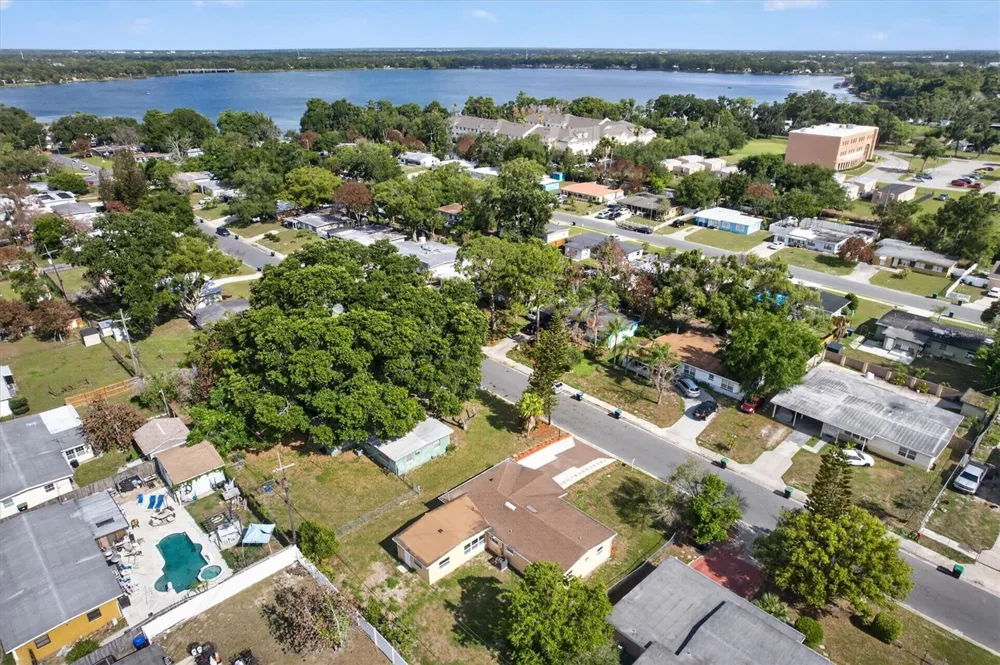 1612 W GRANT STREET Orlando, FL 32805