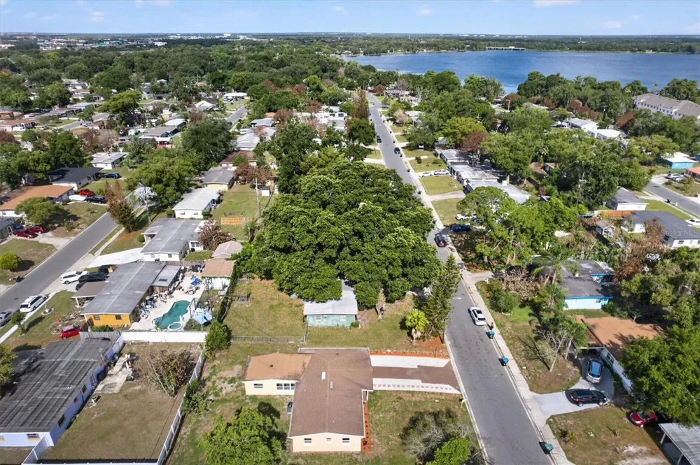 1612 W GRANT STREET Orlando, FL 32805