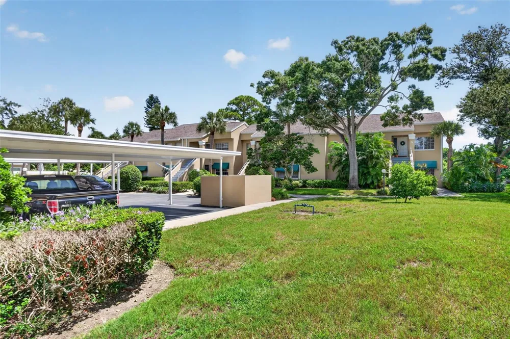 10811 INDIAN HILLS COURT #37 Seminole, FL 33777