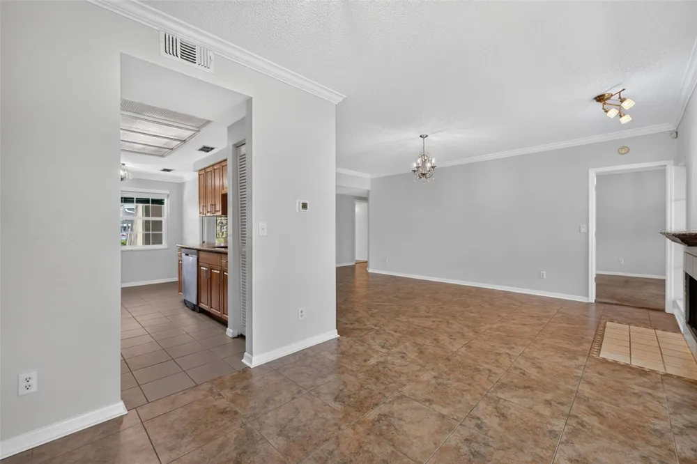 10811 INDIAN HILLS COURT #37 Seminole, FL 33777
