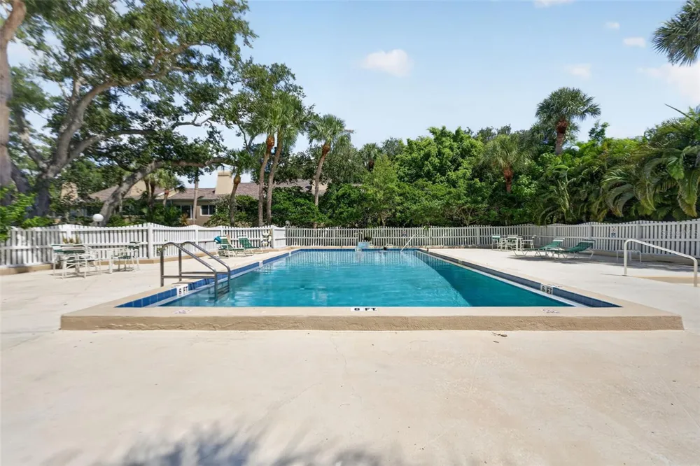 10811 INDIAN HILLS COURT #37 Seminole, FL 33777
