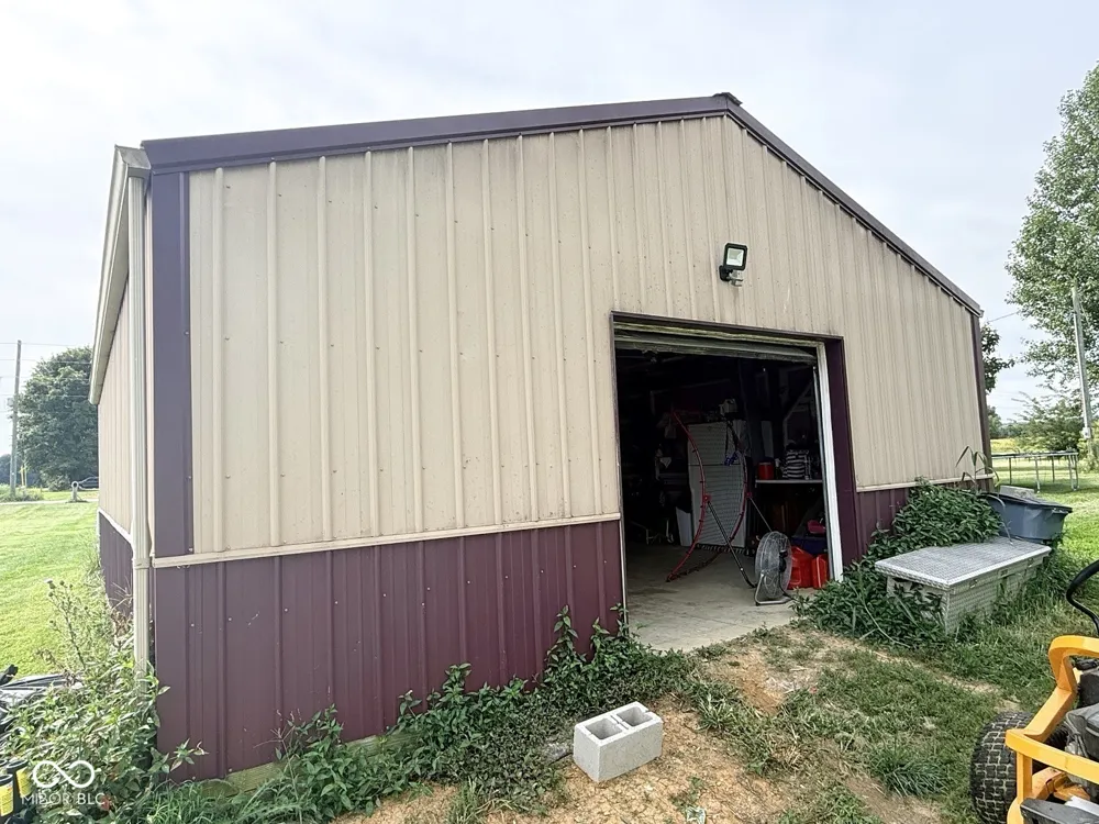 5511 County Road 100 W Brownstown, IN 47220