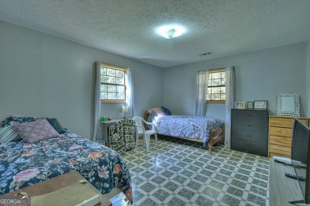 160 Moores RD Mineral Bluff, GA 30559