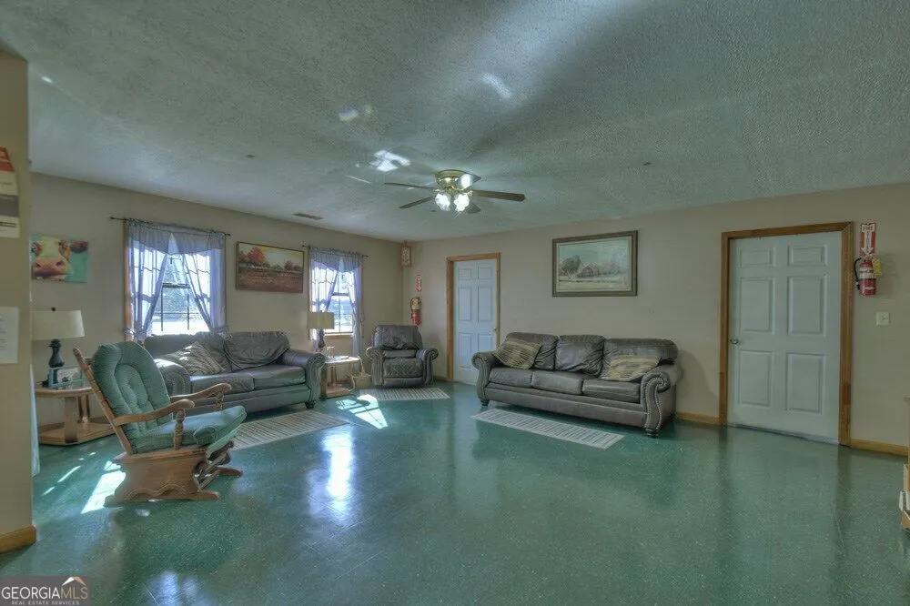 160 Moores RD Mineral Bluff, GA 30559