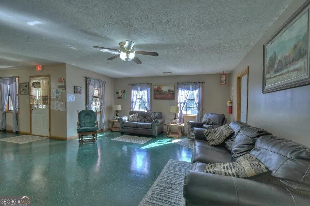 160 Moores RD Mineral Bluff, GA 30559