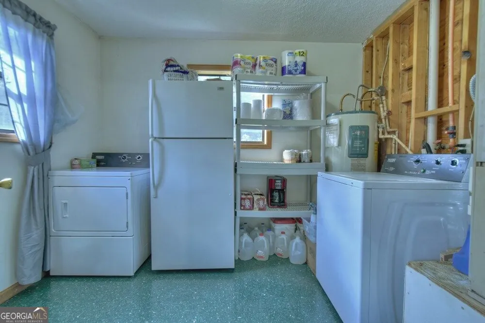 160 Moores RD Mineral Bluff, GA 30559