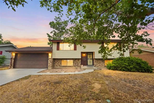 984 S Victor Way Aurora, CO 80012
