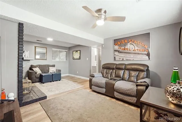 984 S Victor Way Aurora, CO 80012