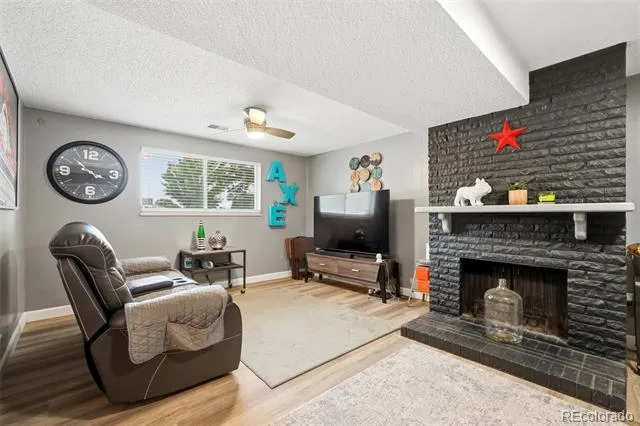 984 S Victor Way Aurora, CO 80012