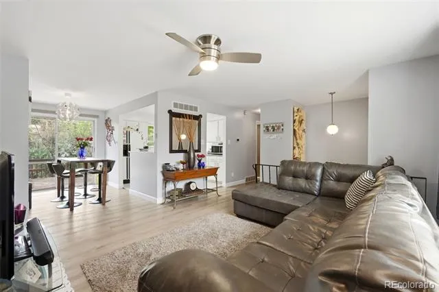 984 S Victor Way Aurora, CO 80012
