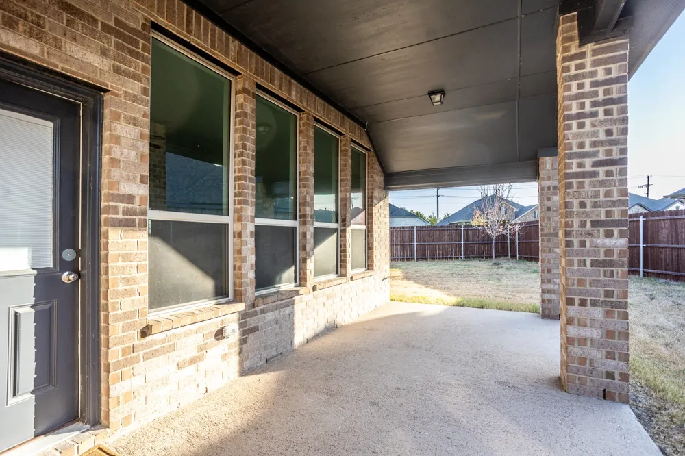 118 Sycamore Street Balch Springs, TX 75181