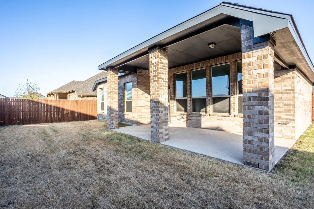 118 Sycamore Street Balch Springs, TX 75181