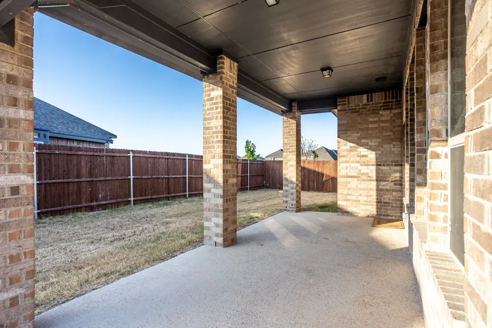 118 Sycamore Street Balch Springs, TX 75181