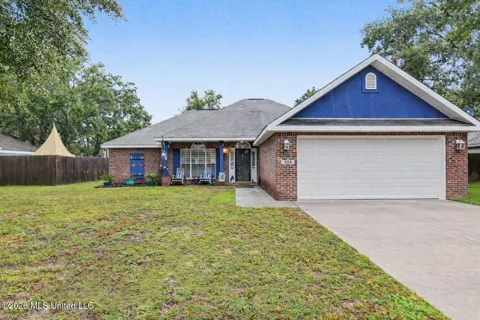 104 Hawthorne Drive