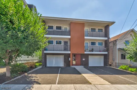 148 Oakwood Ave