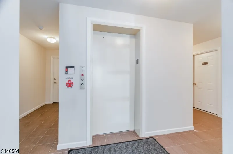 148 Oakwood Ave Cliffside Park, NJ 07010