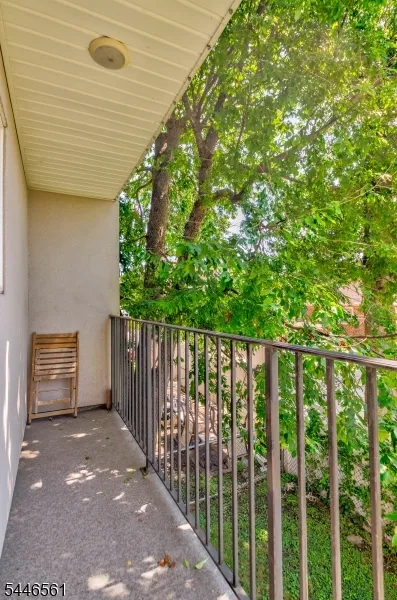 148 Oakwood Ave Cliffside Park, NJ 07010