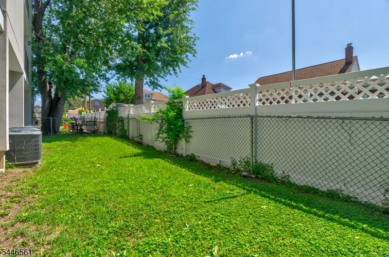 148 Oakwood Ave Cliffside Park, NJ 07010