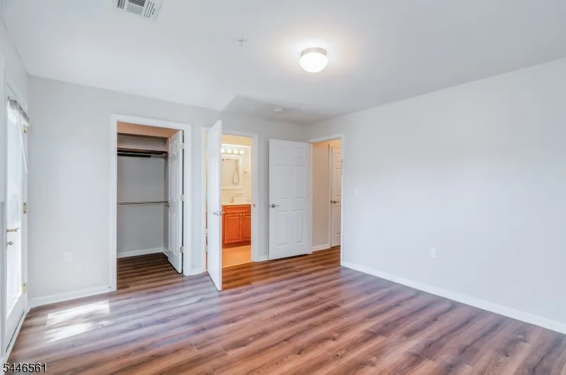 148 Oakwood Ave Cliffside Park, NJ 07010