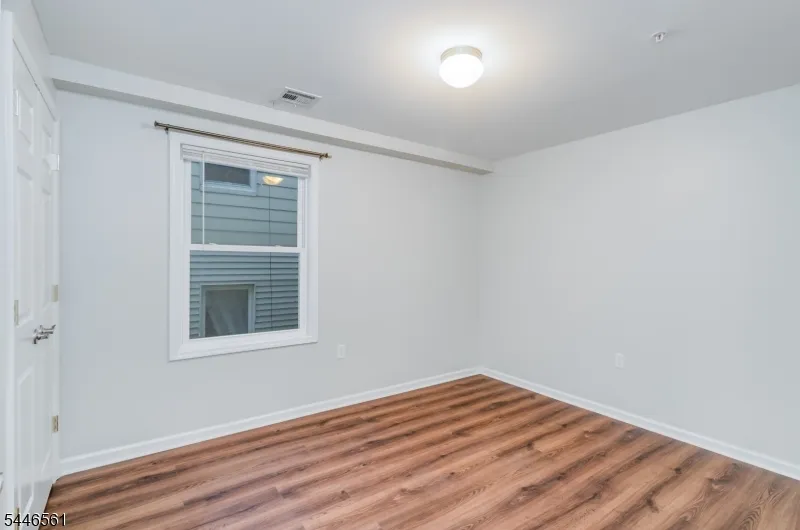 148 Oakwood Ave Cliffside Park, NJ 07010