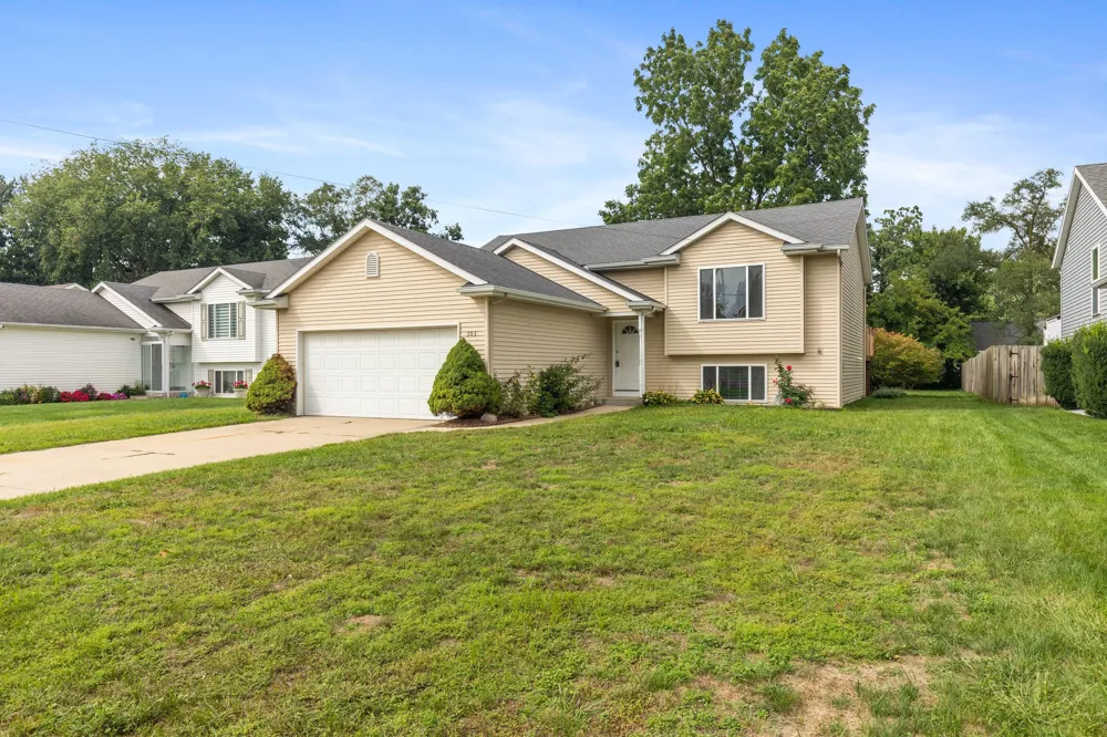 303 Regent Street SE Kentwood, MI 49548