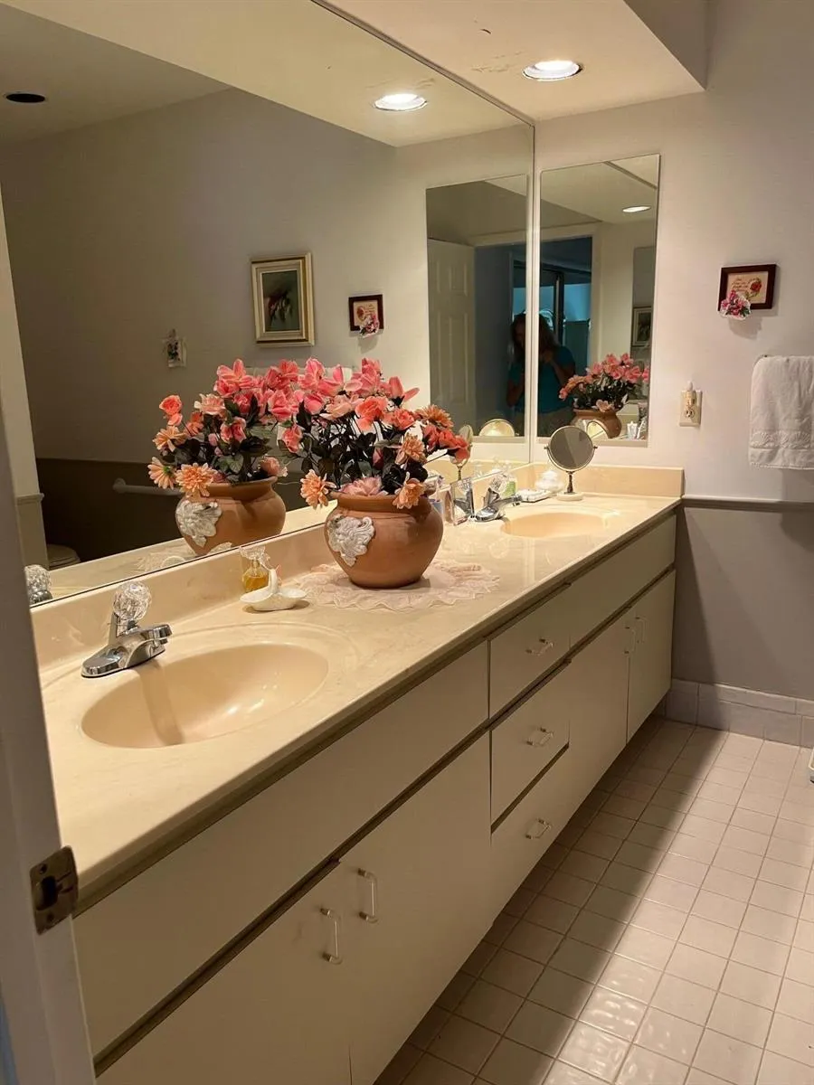 139 Meander Circle Royal Palm Beach, FL 33411
