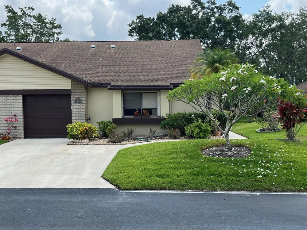 139 Meander Circle Royal Palm Beach, FL 33411