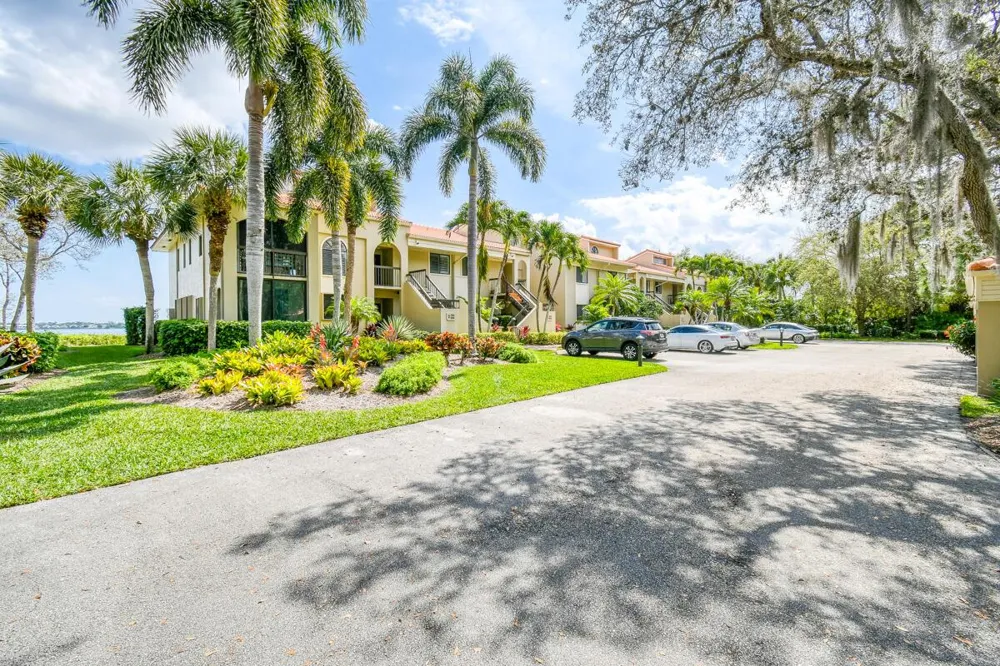 2570 NW Seagrass Drive #3a Palm City, FL 34990