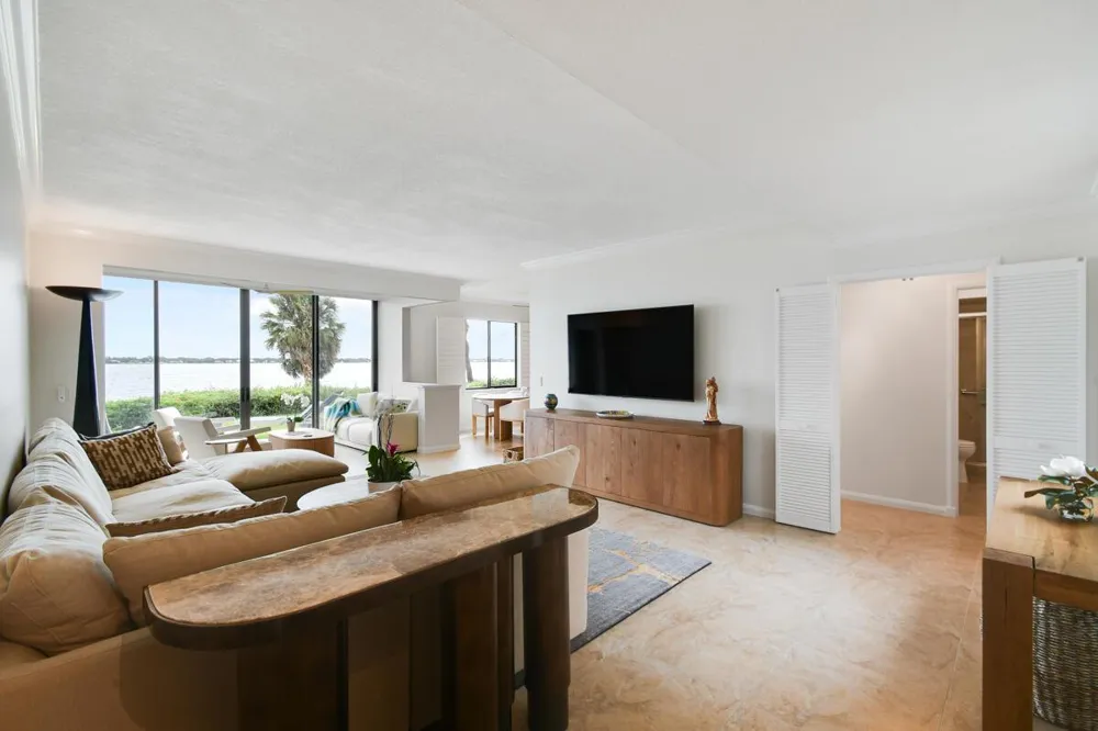 2570 NW Seagrass Drive #3a Palm City, FL 34990