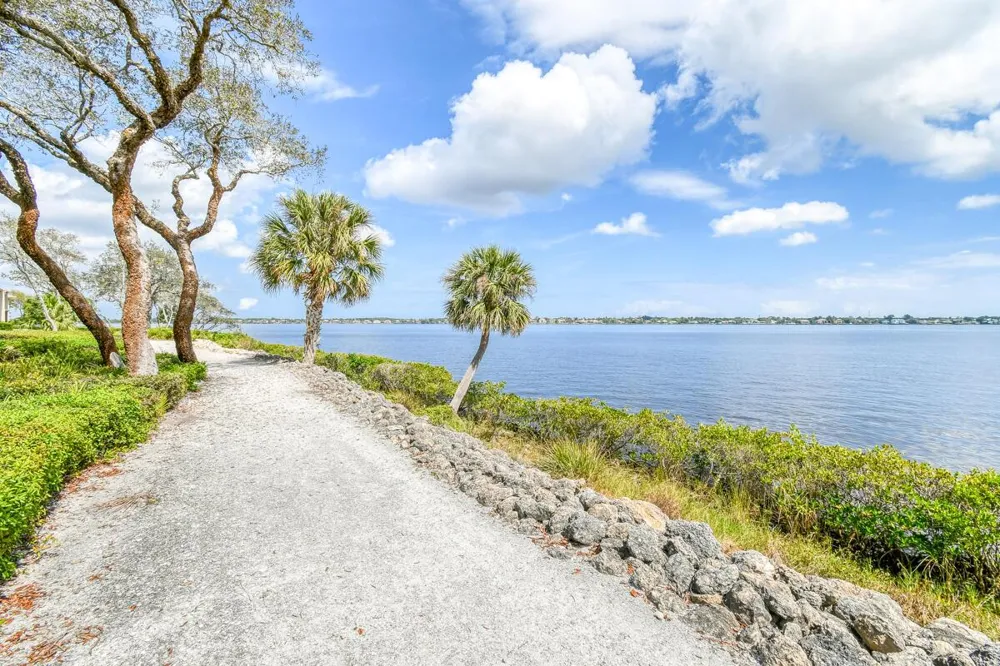 2570 NW Seagrass Drive #3a Palm City, FL 34990
