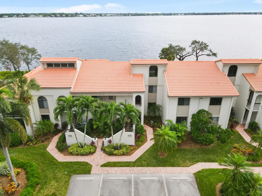 2570 NW Seagrass Drive #3a Palm City, FL 34990