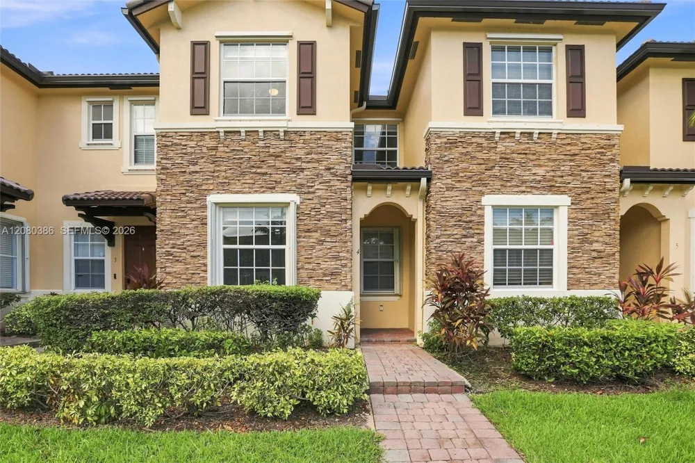 9145 SW 227th St #4 Cutler Bay, FL 33190