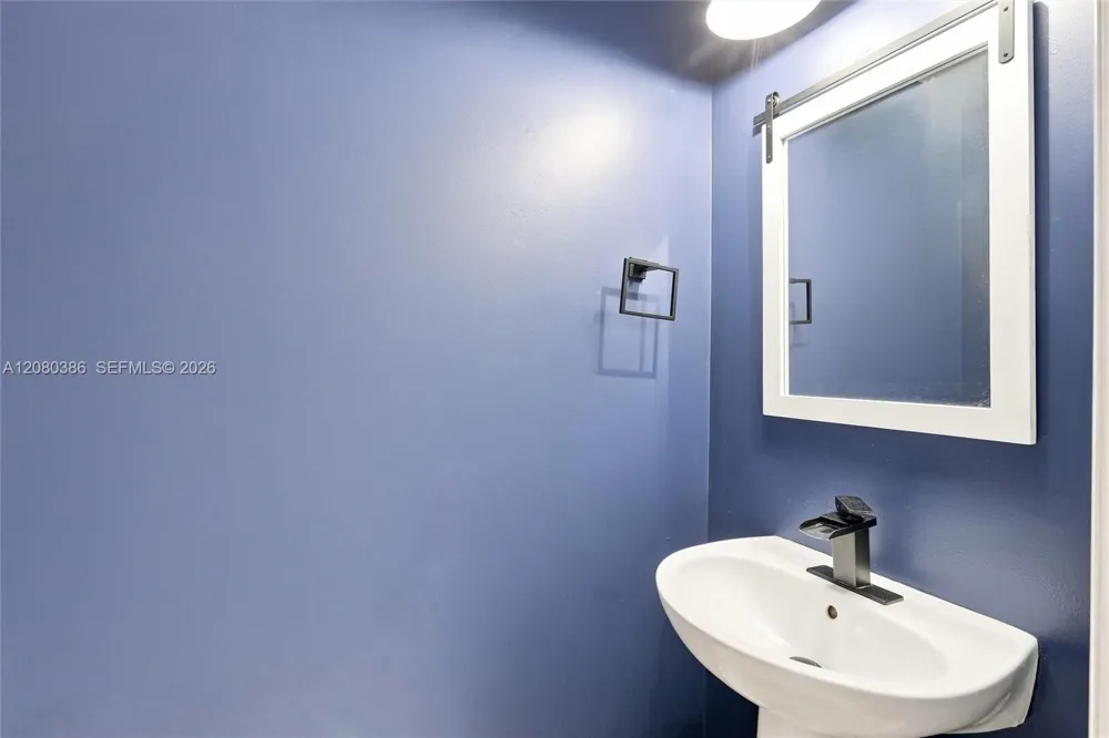 9145 SW 227th St #4 Cutler Bay, FL 33190