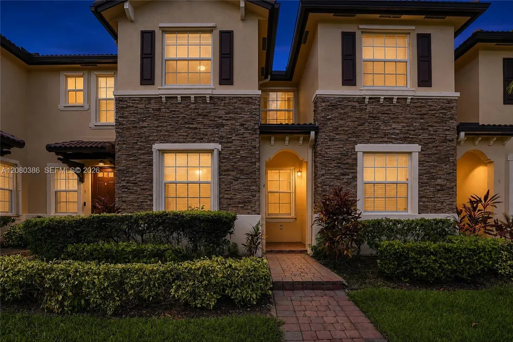 9145 SW 227th St #4 Cutler Bay, FL 33190