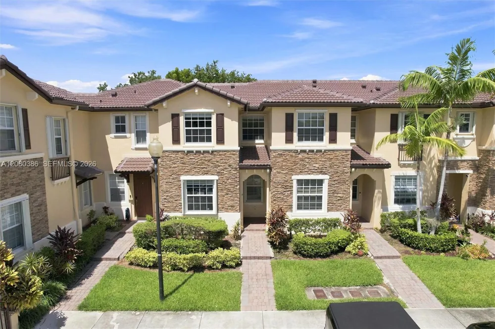 9145 SW 227th St #4 Cutler Bay, FL 33190