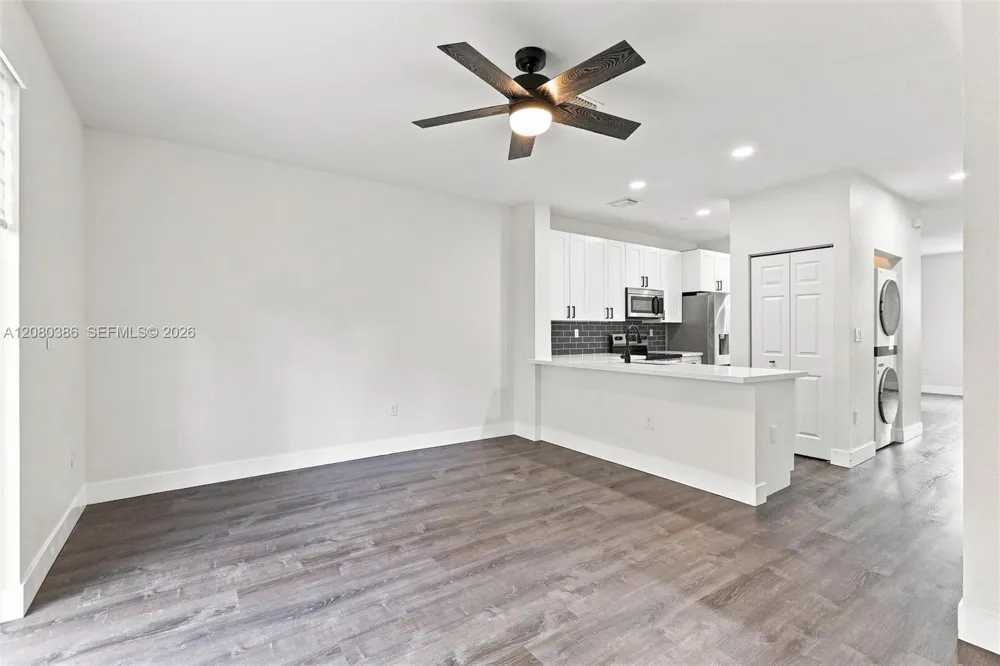 9145 SW 227th St #4 Cutler Bay, FL 33190