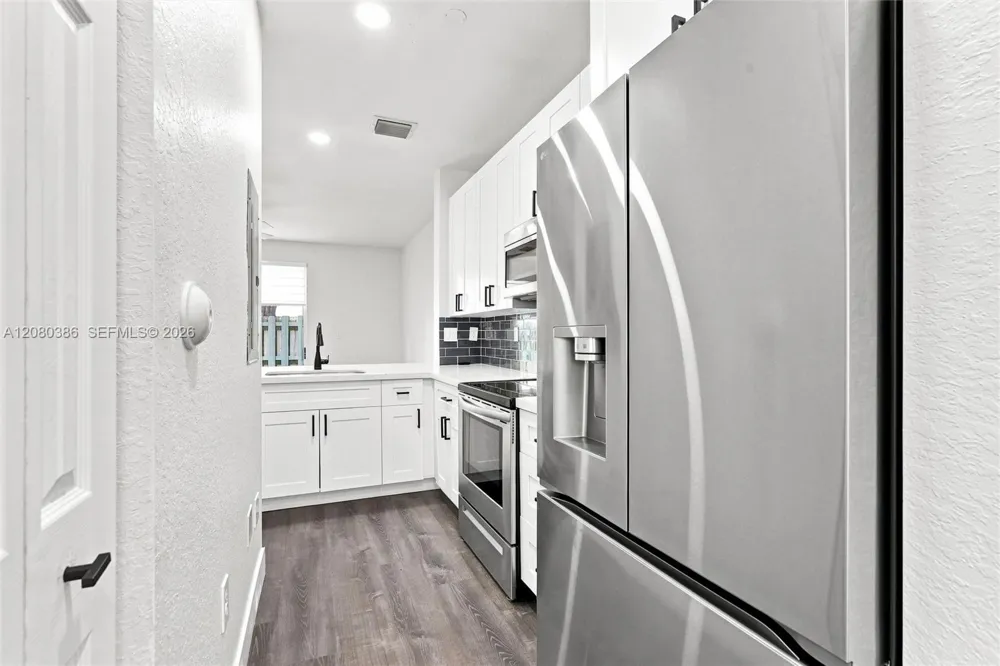 9145 SW 227th St #4 Cutler Bay, FL 33190